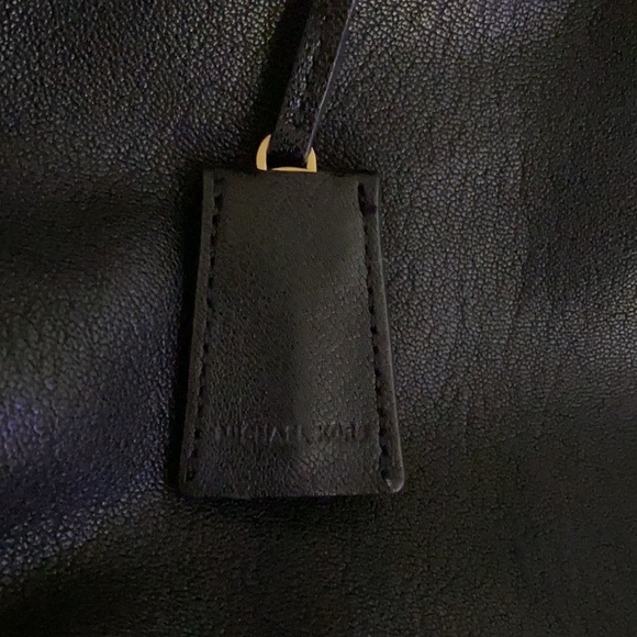 Michael Kors Purse - Picture 5 of 16